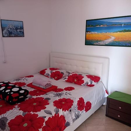 Sea View Apartments Влёра Экстерьер фото