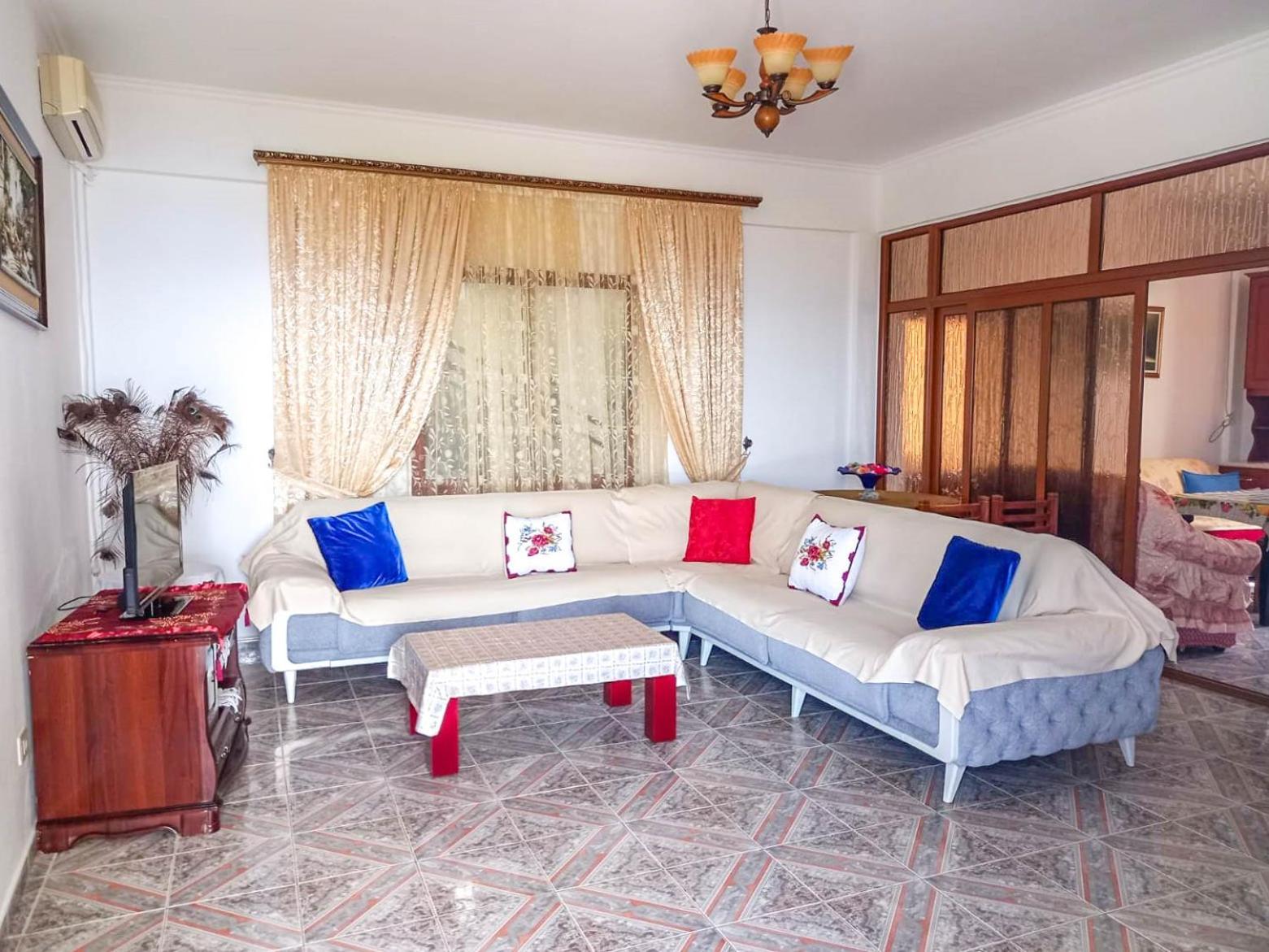 Sea View Apartments Влёра Экстерьер фото