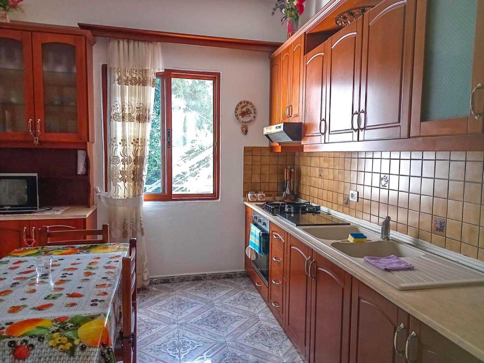 Sea View Apartments Влёра Экстерьер фото