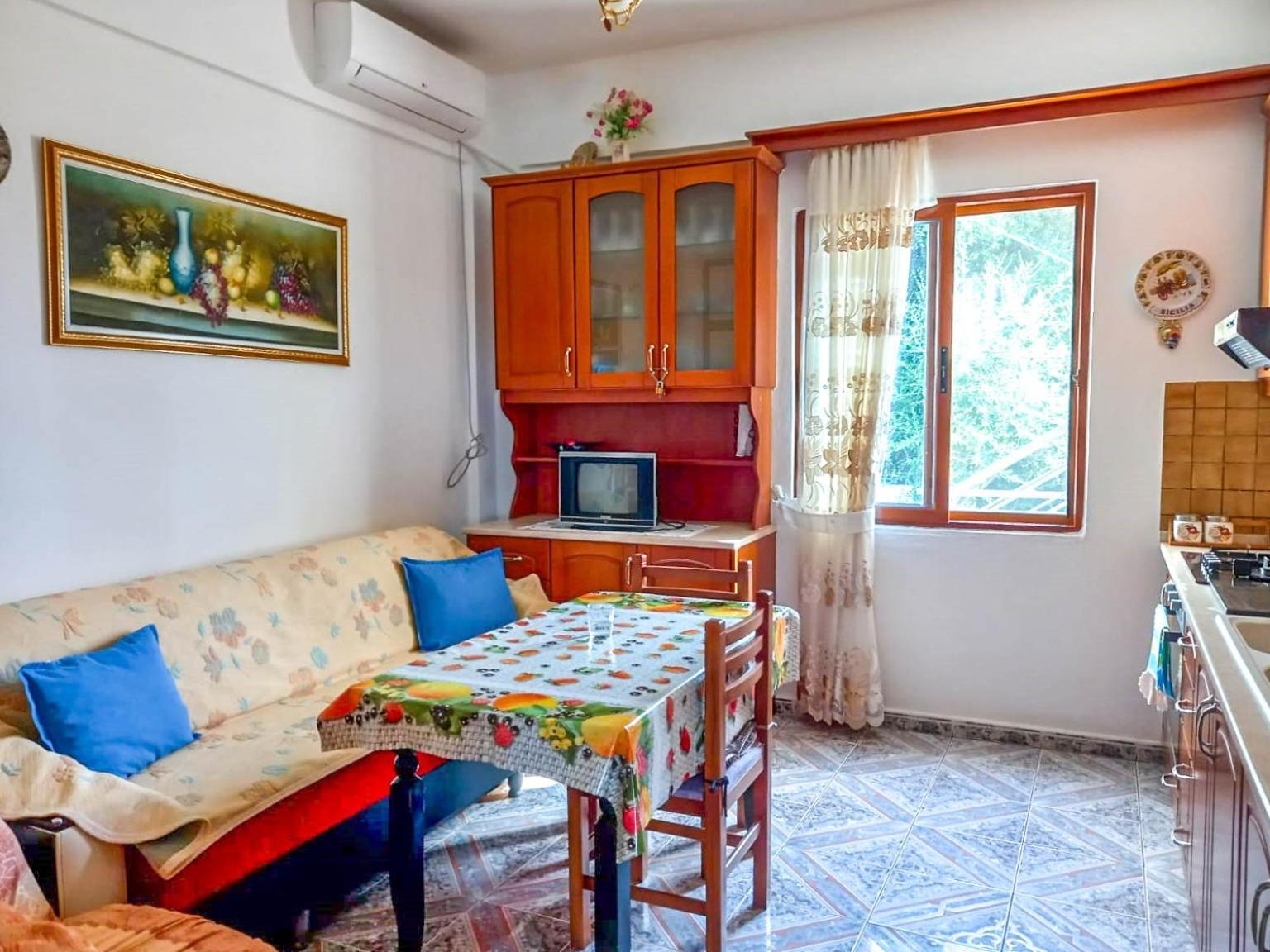Sea View Apartments Влёра Экстерьер фото