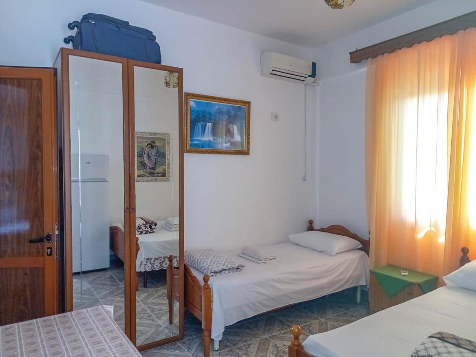 Sea View Apartments Влёра Номер фото